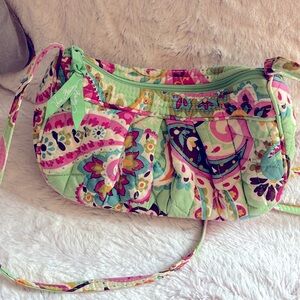 Adorable green/pink Vera Bradley cross body bag!